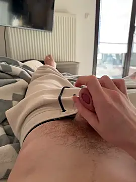 Snapshot of Djibi77 chatting on 01/11/26, 01:05 Djibi77 online show from 01/11/26, 01:05