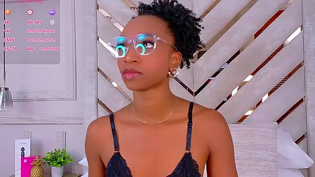 Agatha-Adams online show from 11/04/25, 03:11