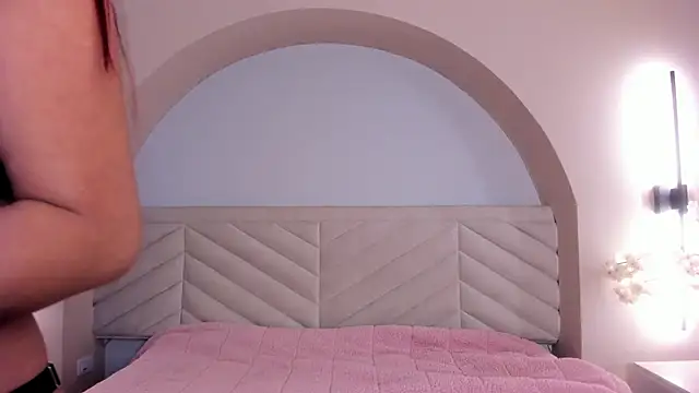 Snapshot of Bella_Williiams chatting on 03/22/26, 12:19 Bella Williiams online show from 03/22/26, 12:19