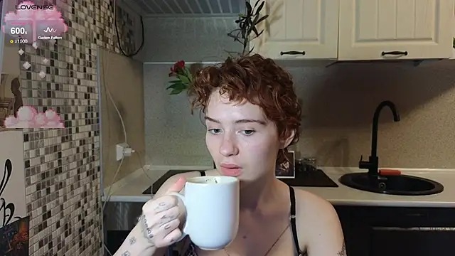 Snapshot of jelly_cherry chatting on 11/26/25, 10:33 jelly cherry online show from 11/26/25, 10:33