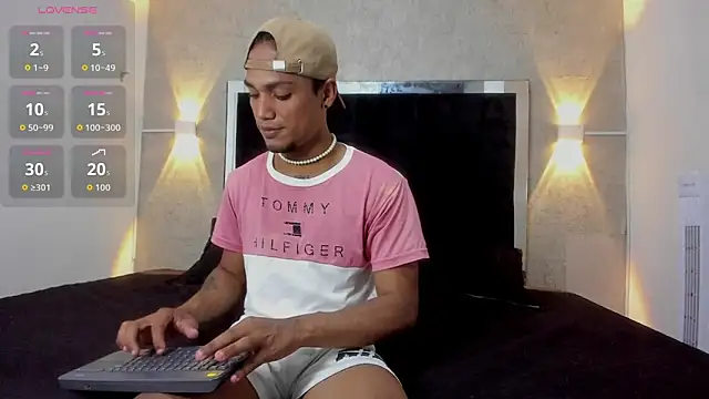 Snapshot of mateonick40 chatting on 11/02/25, 06:10 mateonick40 online show from 11/02/25, 06:10