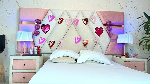 Zoelucas online show from 09/17/25, 07:26