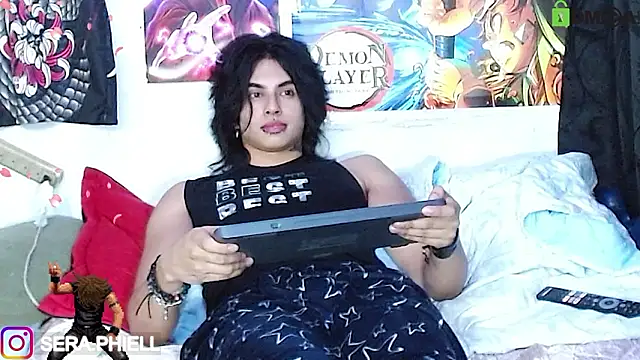 Snapshot of Seraphiell chatting on 02/27/26, 01:49 Seraphiell online show from 02/27/26, 01:49