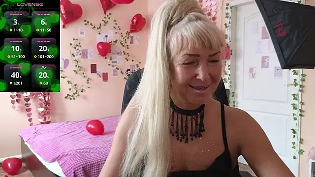 Snapshot of Laura_Gol chatting on 02/20/26, 04:53 Laura Gol online show from 02/20/26, 04:53