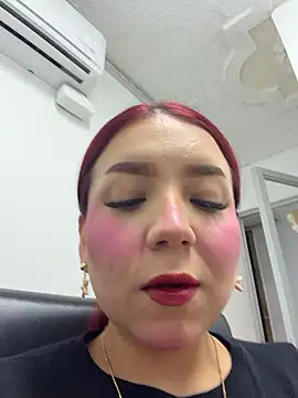 Snapshot of Mia_Juicyberry chatting on 01/11/26, 12:26 Mia Juicyberry online show from 01/11/26, 12:26