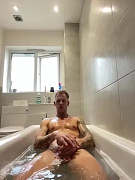 Snapshot of HotMale6pack chatting on 12/21/25, 02:02 HotMale6pack online show from 12/21/25, 02:02