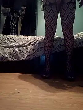 Snapshot of Crossedsissy chatting on 03/25/26, 11:00 Crossedsissy online show from 03/25/26, 11:00