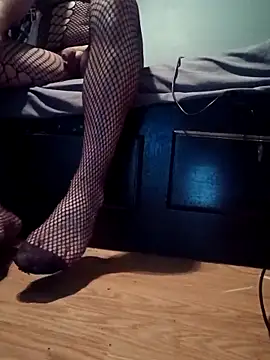 Snapshot of Crossedsissy chatting on 04/11/26, 04:39 Crossedsissy online show from 04/11/26, 04:39