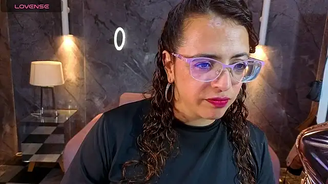  Evoni b online show from 10/26/25, 07:42