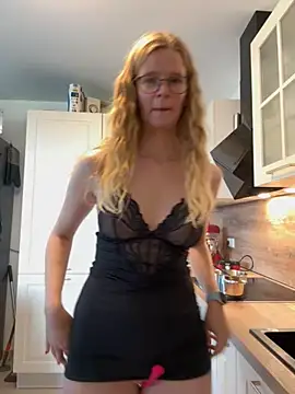 Bikergirl 97 online show from 09/30/25, 11:37