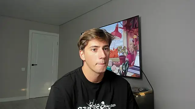 Snapshot of DaniHort chatting on 01/08/26, 11:12 DaniHort online show from 01/08/26, 11:12