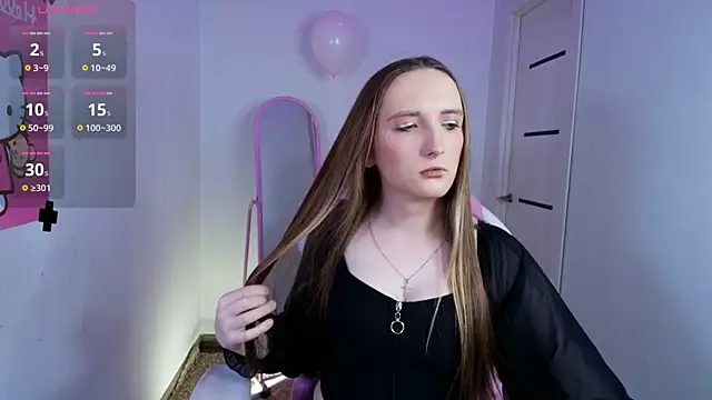 Snapshot of Vi_Luxy chatting on 02/24/26, 02:09 Vi Luxy online show from 02/24/26, 02:09