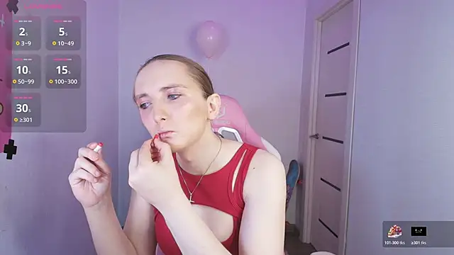 Snapshot of Vi_Luxy chatting on 03/22/26, 02:04 Vi Luxy online show from 03/22/26, 02:04