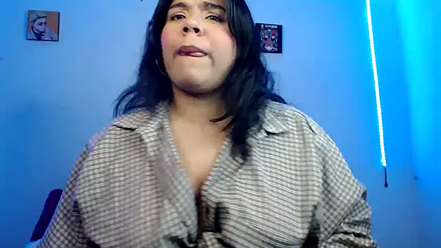 Snapshot of samantha-pettie chatting on 03/16/26, 02:32 samantha-pettie online show from 03/16/26, 02:32