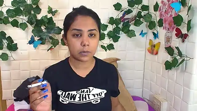 Snapshot of IndiaSexyStripper4u chatting on 09/15/25, 04:40 IndiaSexyStripper4u online show from 09/15/25, 04:40