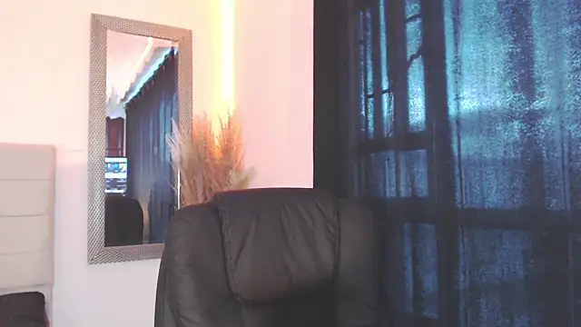 Snapshot of Anna_belly chatting on 09/08/25, 02:49 Anna belly online show from 09/08/25, 02:49