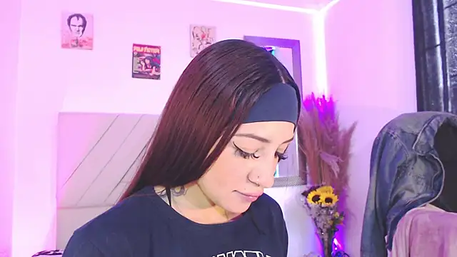 Snapshot of Anna_belly chatting on 10/01/25, 03:18 Anna belly online show from 10/01/25, 03:18