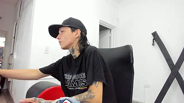 StraightBoy Nick online show from 04/13/26, 09:53