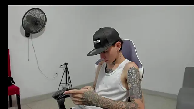 StraightBoy Nick online show from 05/16/26, 05:37
