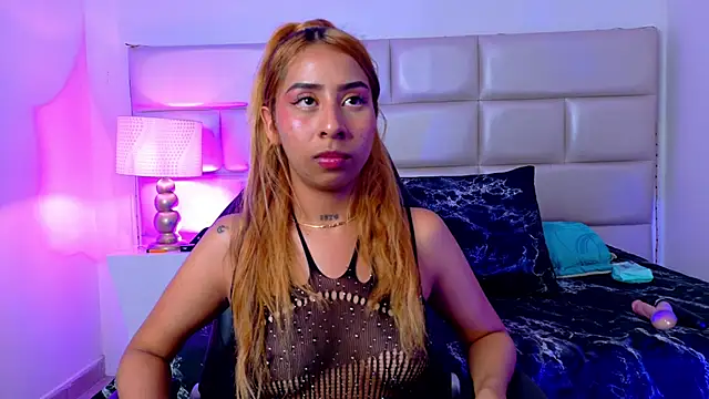 laila stilwiills online show from 09/12/25, 12:55