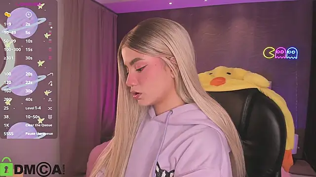 Arinextdoor online show from 09/25/25, 10:24