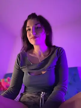 Snapshot of ScarletBloom_ chatting on 11/01/25, 05:04 ScarletBloom online show from 11/01/25, 05:04