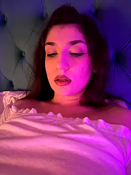 Snapshot of ScarletBloom_ chatting on 11/02/25, 04:42 ScarletBloom online show from 11/02/25, 04:42