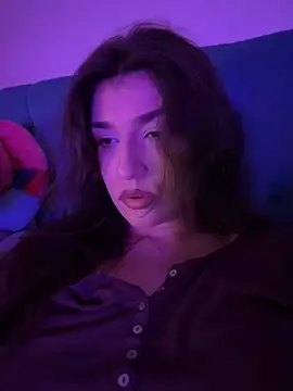 Snapshot of ScarletBloom_ chatting on 11/20/25, 05:12 ScarletBloom online show from 11/20/25, 05:12