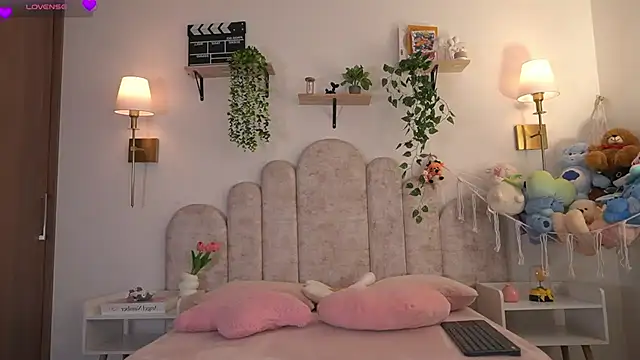 violeth     online show from 03/30/26, 01:12