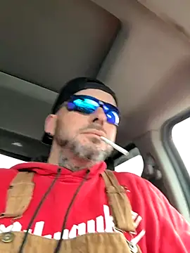 Snapshot of ontarioman401 chatting on 11/21/25, 08:07 ontarioman401 online show from 11/21/25, 08:07