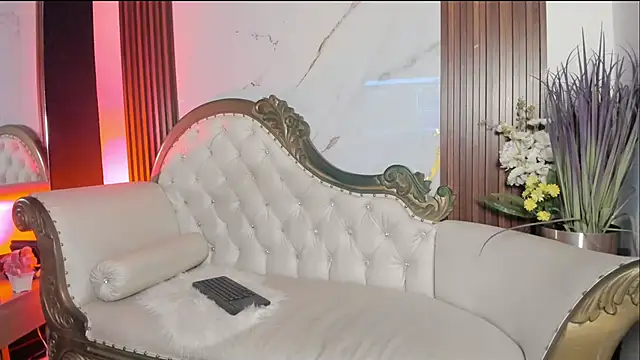 CoralieBronson online show from 12/04/25, 08:39