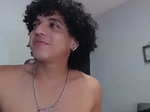 Snapshot of Xfire_boy69 chatting on 10/19/25, 02:29 Xfire boy69 online show from 10/19/25, 02:29
