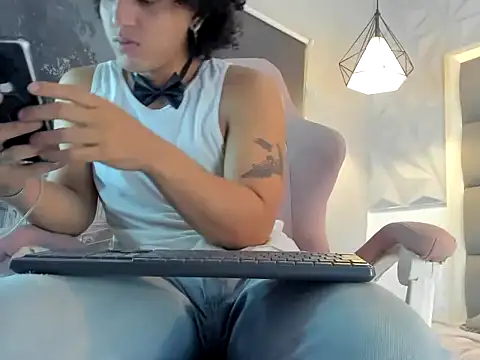 Snapshot of Xfire_boy69 chatting on 10/29/25, 11:45 Xfire boy69 online show from 10/29/25, 11:45