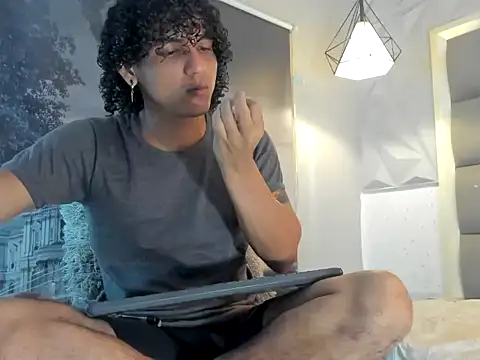 Snapshot of Xfire_boy69 chatting on 10/31/25, 12:28 Xfire boy69 online show from 10/31/25, 12:28