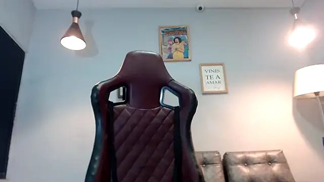 Snapshot of Xfire_boy69 chatting on 11/17/25, 02:12 Xfire boy69 online show from 11/17/25, 02:12