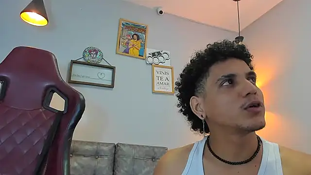 Snapshot of Xfire_boy69 chatting on 12/02/25, 02:01 Xfire boy69 online show from 12/02/25, 02:01