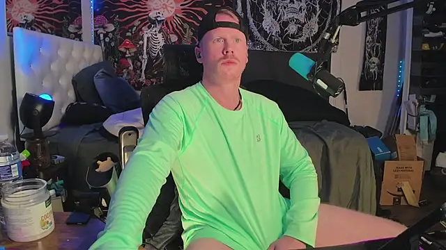 Snapshot of twunkdean chatting on 10/19/25, 08:09 twunkdean online show from 10/19/25, 08:09