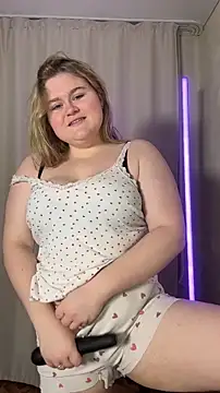Snapshot of Monahosks chatting on 03/17/26, 04:21 Monahosks online show from 03/17/26, 04:21