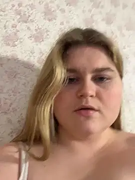 Snapshot of Monahosks chatting on 03/21/26, 04:28 Monahosks online show from 03/21/26, 04:28
