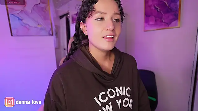 Dannaa Lovs online show from 04/08/26, 10:48