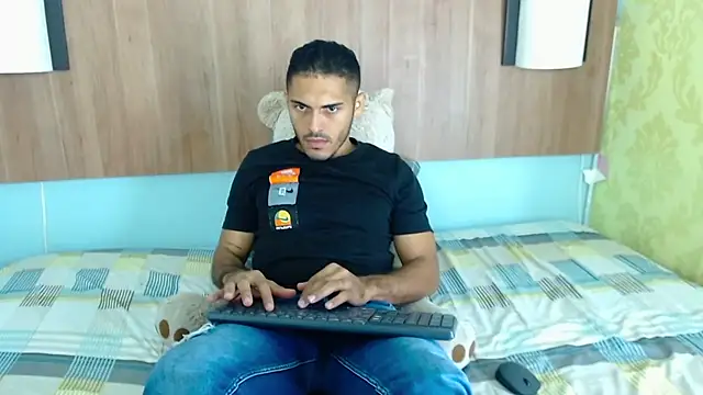 Derek Storm  online show from 12/05/25, 12:14