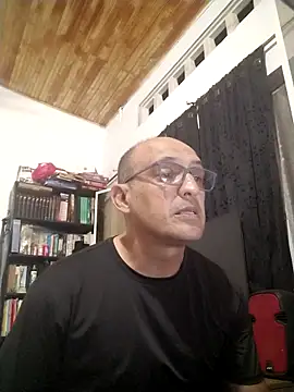 Snapshot of jorge406 chatting on 04/28/26, 11:32 jorge406 online show from 04/28/26, 11:32
