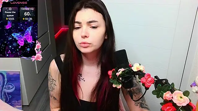 Snapshot of peachyness chatting on 03/28/26, 01:05 peachyness online show from 03/28/26, 01:05