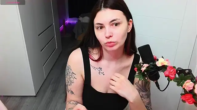 Snapshot of peachyness chatting on 04/08/26, 05:46 peachyness online show from 04/08/26, 05:46