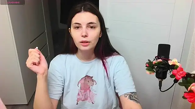 Snapshot of peachyness chatting on 04/16/26, 08:20 peachyness online show from 04/16/26, 08:20