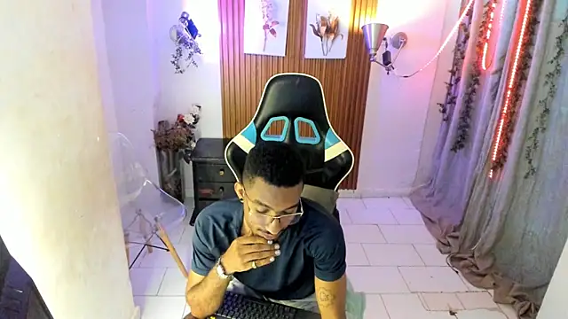 Darwin mayo online show from 11/08/25, 05:56