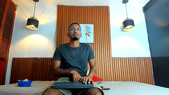 Darwin mayo online show from 12/20/25, 11:28