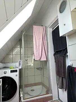 Snapshot of SweetTeenGirl chatting on 09/23/25, 01:25 SweetTeenGirl online show from 09/23/25, 01:25