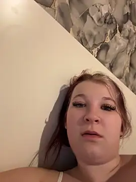 SweetTeenGirl online show from 05/19/26, 04:19