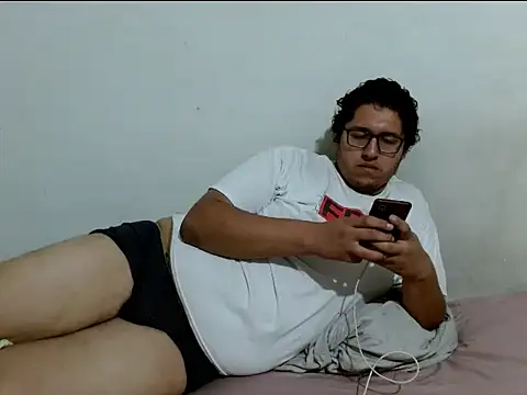 Snapshot of MeisanPaul chatting on 10/02/25, 05:03 MeisanPaul online show from 10/02/25, 05:03